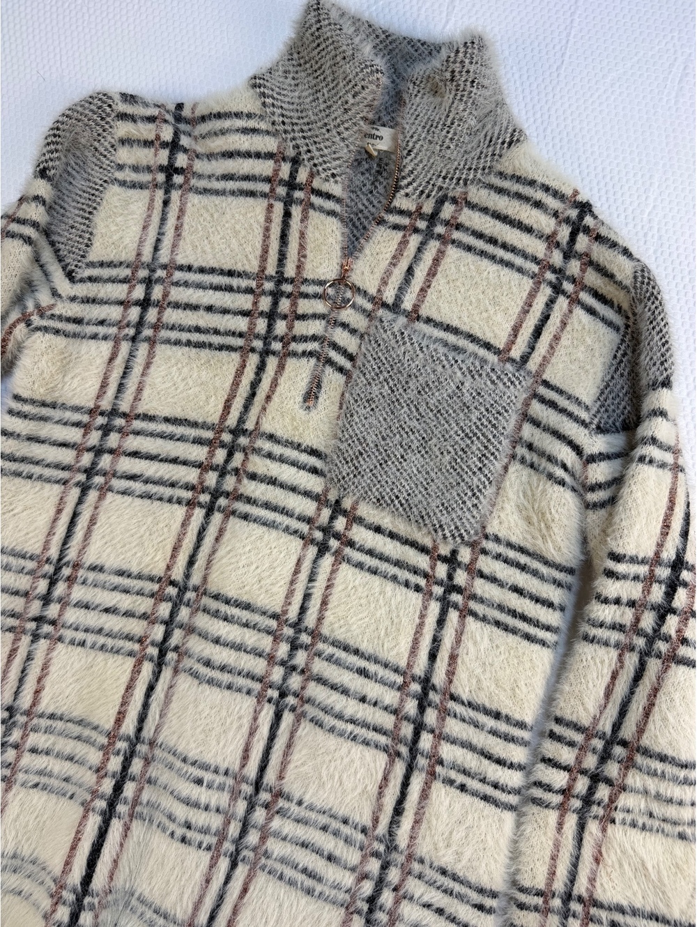 Entro Women M Fuzzy Cozy Plaid Quarter Zip Sweater Rose Gold Metallic Pocket
